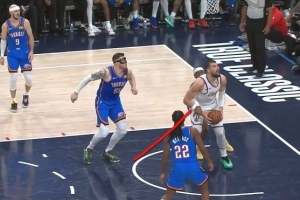 雷霆VS快船裁判报告：亚历山大对祖巴茨打手犯规 后者应获两罚